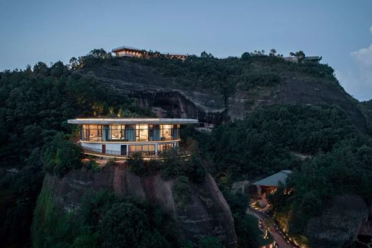 Источник: www.archdaily.com/923797/pingjiang-homey-wild-luxu Источник: www.archdaily.com/923797/pingjiang-homey-wild-luxu